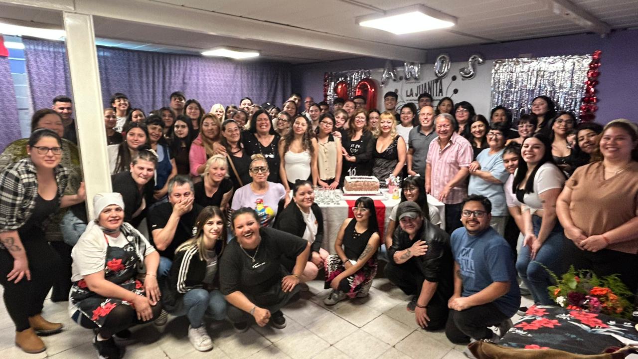 Equipo del Call Center de La Juanita